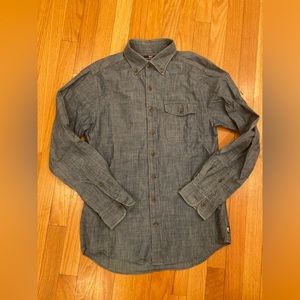 Vineyard vines chambray shirt
